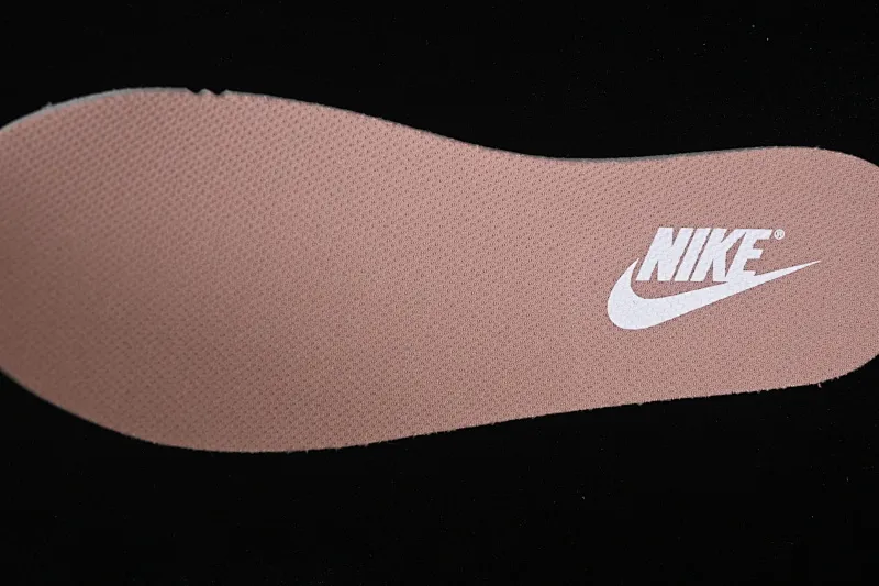 All categories Nk SB Dunk series Nk SB Dunk Low low-top sneakers Nike SB Dunk Low Year of the Horse pink and white low-top casual sneakers IB4417-102